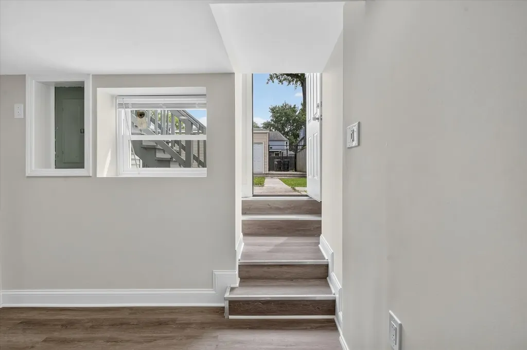 543 North Leclaire Avenue Chicago IL 60644