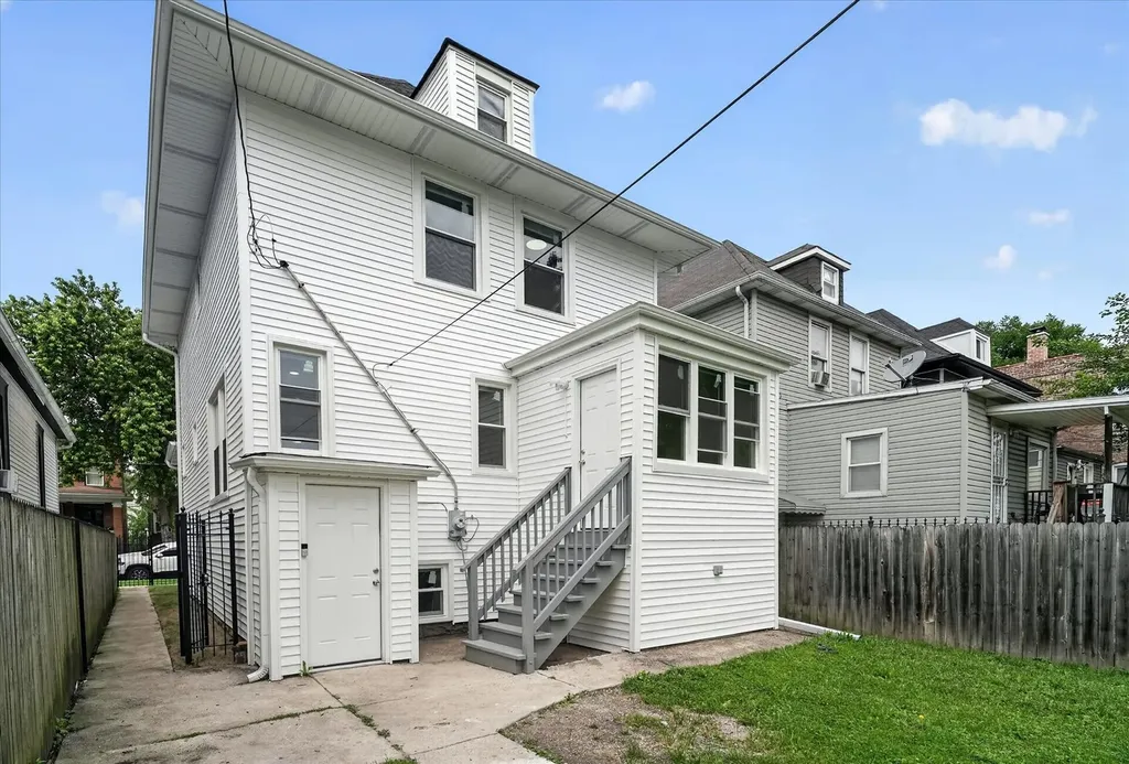 543 North Leclaire Avenue Chicago IL 60644