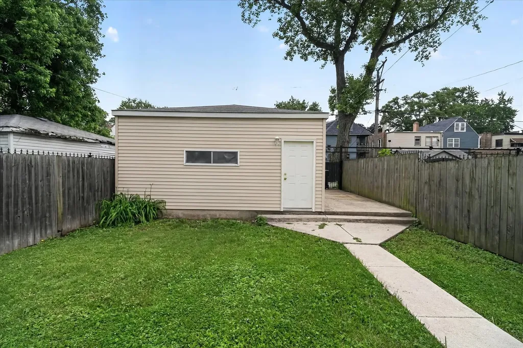 543 North Leclaire Avenue Chicago IL 60644