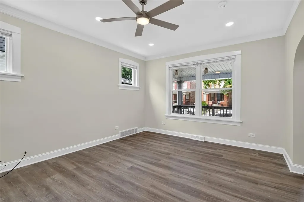 543 North Leclaire Avenue Chicago IL 60644