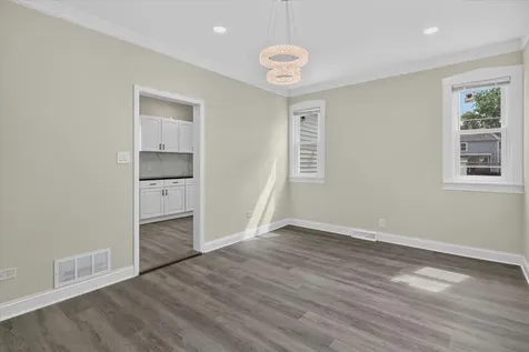 543 North Leclaire Avenue Chicago IL 60644