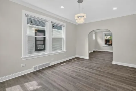543 North Leclaire Avenue Chicago IL 60644