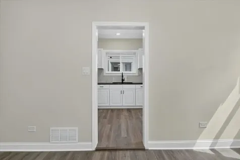 543 North Leclaire Avenue Chicago IL 60644