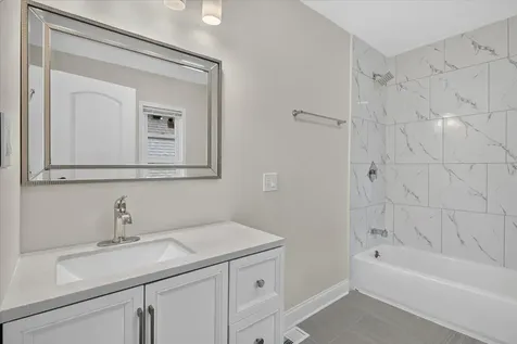 543 North Leclaire Avenue Chicago IL 60644