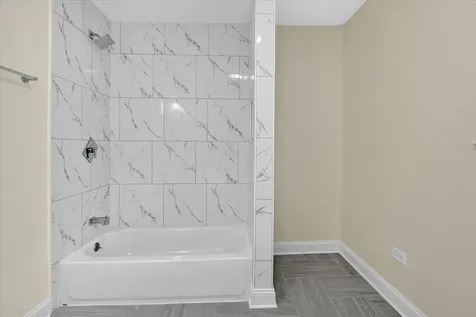 543 North Leclaire Avenue Chicago IL 60644