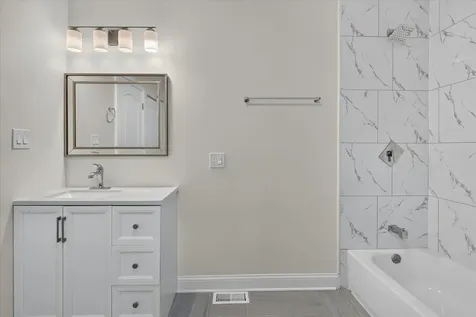 543 North Leclaire Avenue Chicago IL 60644