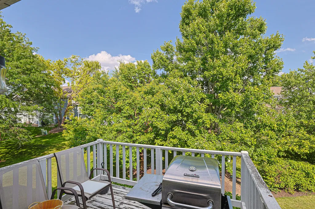 169 Concord Lane Carol Stream IL 60188