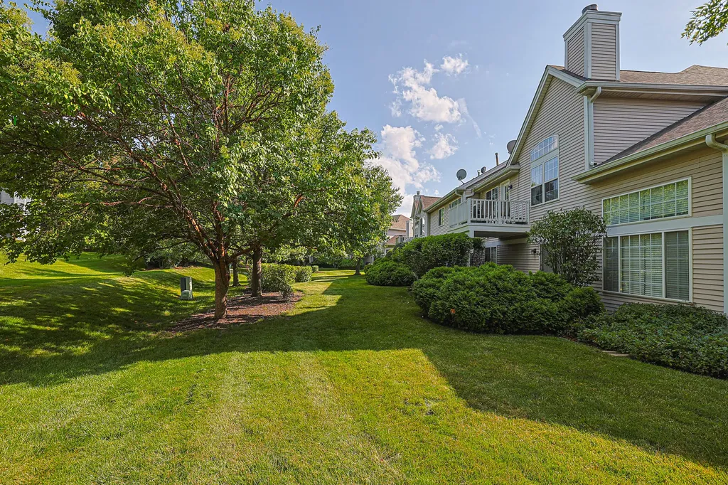 169 Concord Lane Carol Stream IL 60188