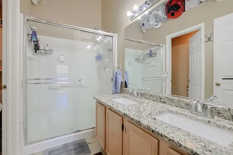 169 Concord Lane Carol Stream IL 60188