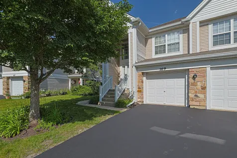 169 Concord Lane Carol Stream IL 60188