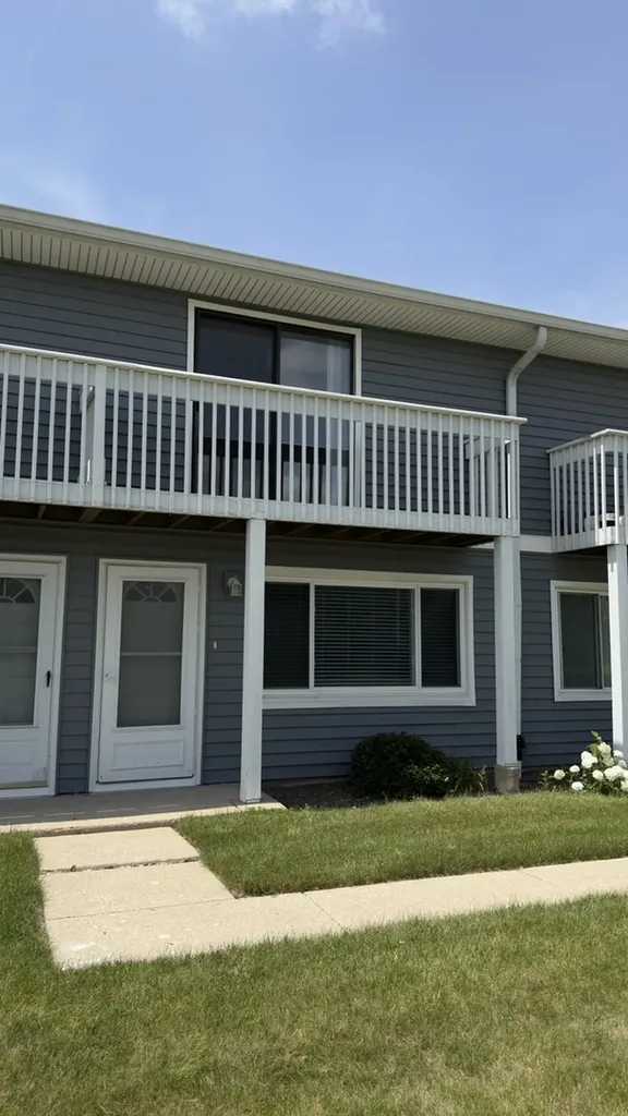 17335 West Maple Lane Gurnee IL 60031