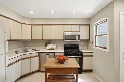 34322 North Birch Lane Gurnee IL 60031