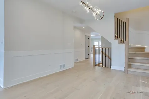 5748 West Eastwood Avenue Chicago IL 60630