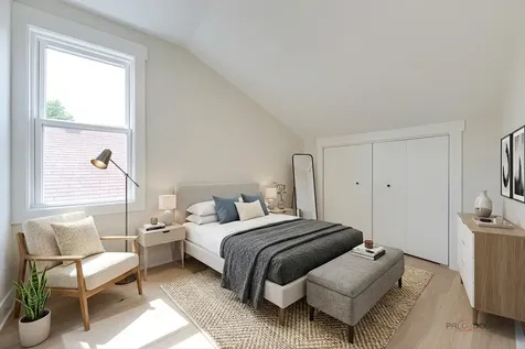 5748 West Eastwood Avenue Chicago IL 60630