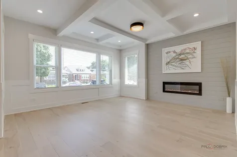 5748 West Eastwood Avenue Chicago IL 60630