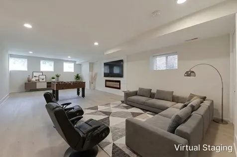 5748 West Eastwood Avenue Chicago IL 60630