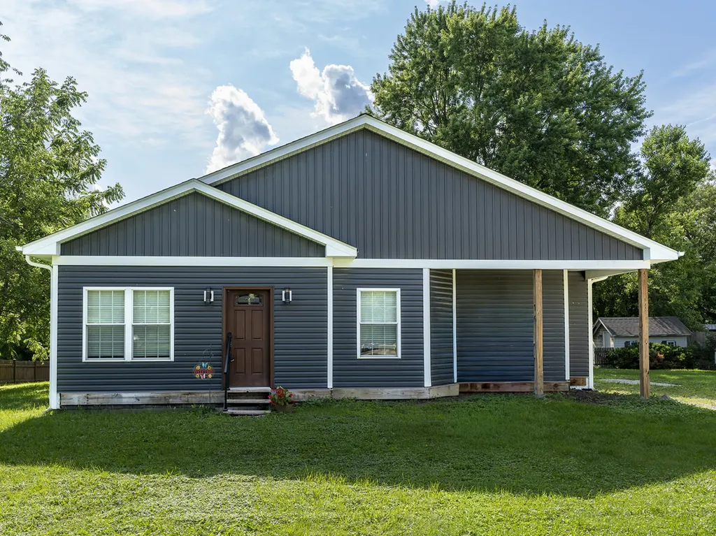 16 Grove Street Bristol IL 60512