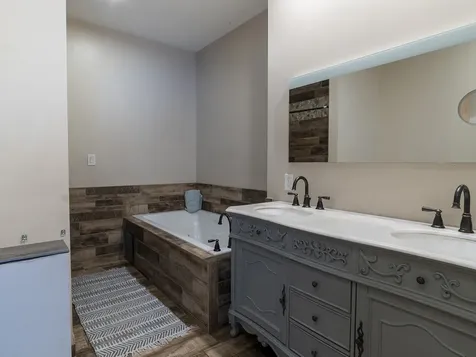 16 Grove Street Bristol IL 60512