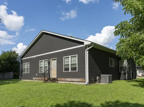 16 Grove Street Bristol IL 60512