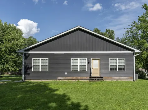 16 Grove Street Bristol IL 60512