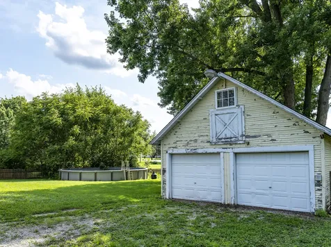 16 Grove Street Bristol IL 60512