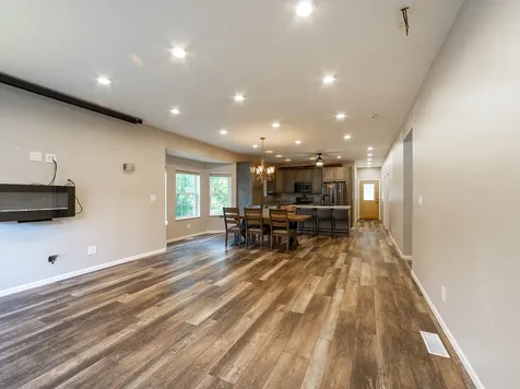 16 Grove Street Bristol IL 60512