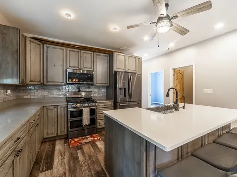 16 Grove Street Bristol IL 60512