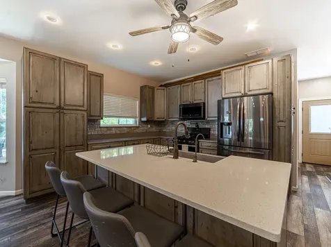 16 Grove Street Bristol IL 60512