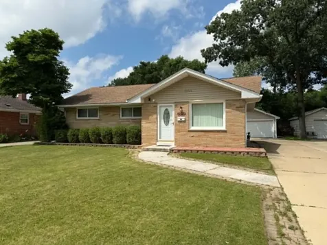 2444 Linden Avenue Waukegan IL 60087