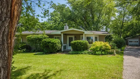 2108 Holly Court Mchenry IL 60051