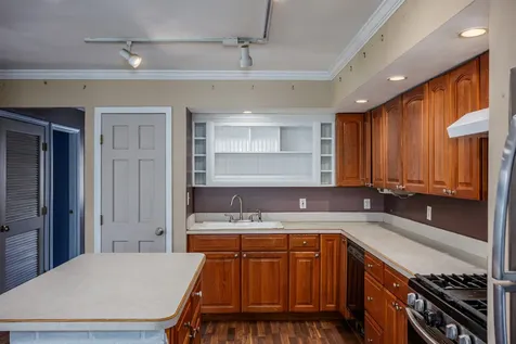 2108 Holly Court Mchenry IL 60051