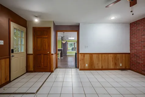 2108 Holly Court Mchenry IL 60051