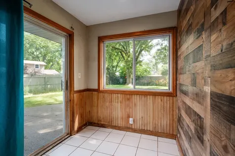 2108 Holly Court Mchenry IL 60051