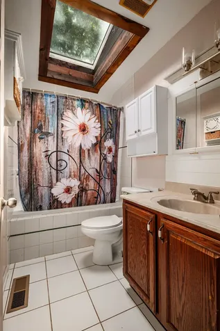 2108 Holly Court Mchenry IL 60051