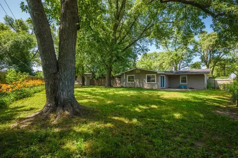 2108 Holly Court Mchenry IL 60051