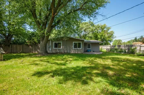 2108 Holly Court Mchenry IL 60051