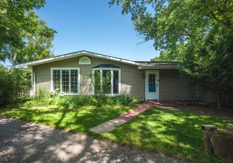 2108 Holly Court Mchenry IL 60051