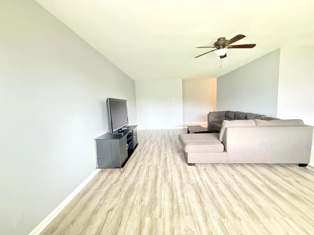 3108 Roberts Drive Woodridge IL 60517