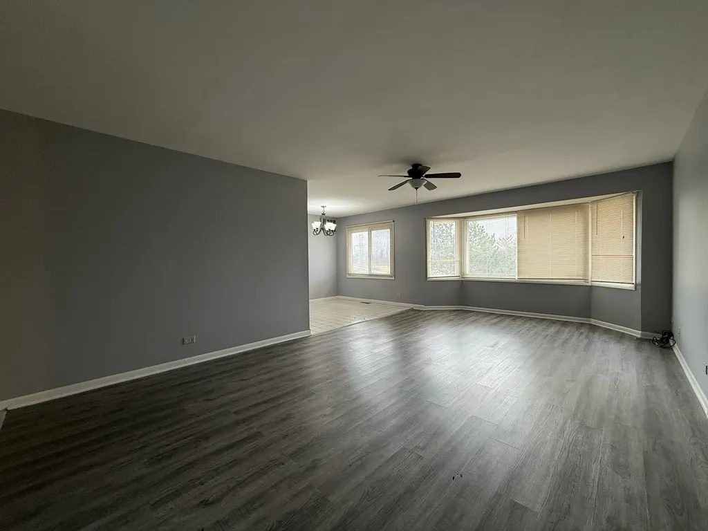 3108 Roberts Drive Woodridge IL 60517