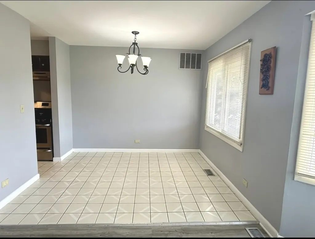 3108 Roberts Drive Woodridge IL 60517