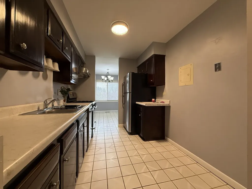 3108 Roberts Drive Woodridge IL 60517