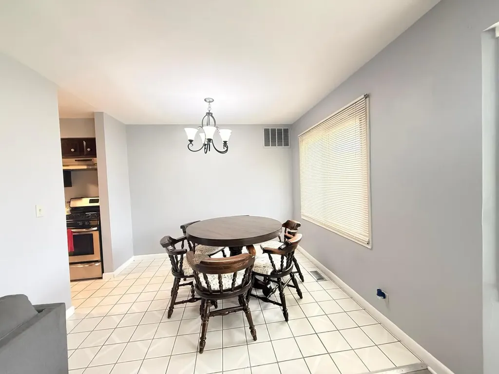 3108 Roberts Drive Woodridge IL 60517