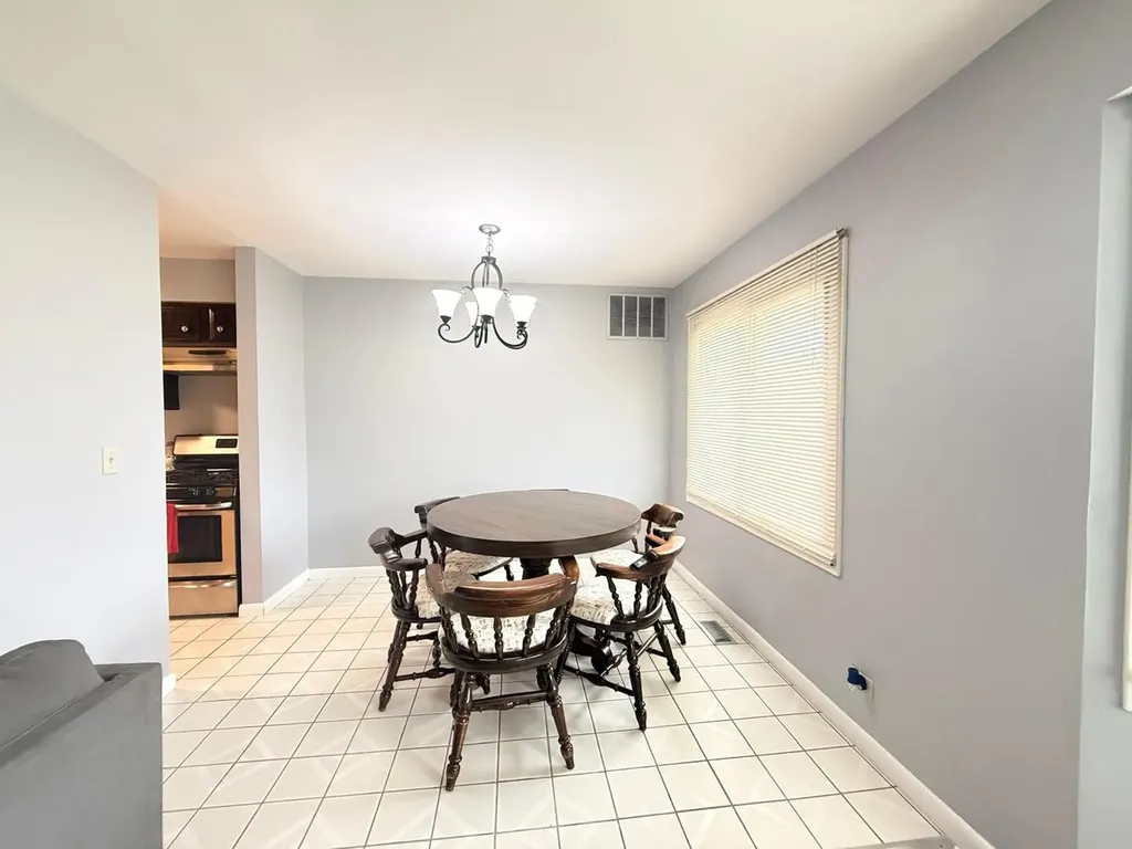 3108 Roberts Drive Woodridge IL 60517