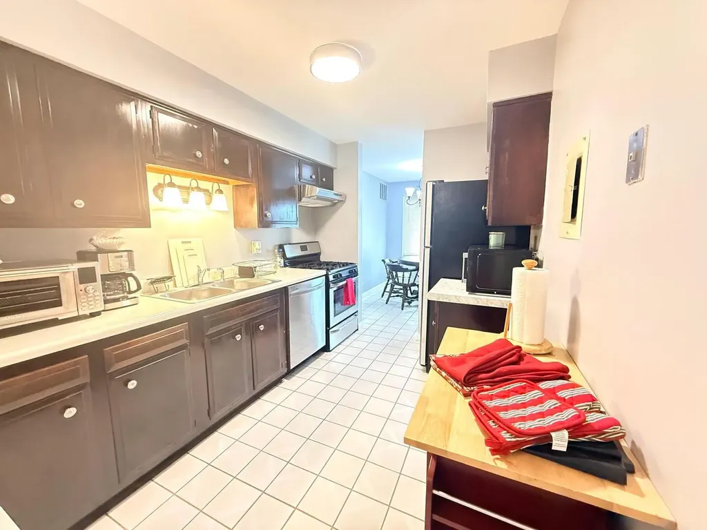 3108 Roberts Drive Woodridge IL 60517
