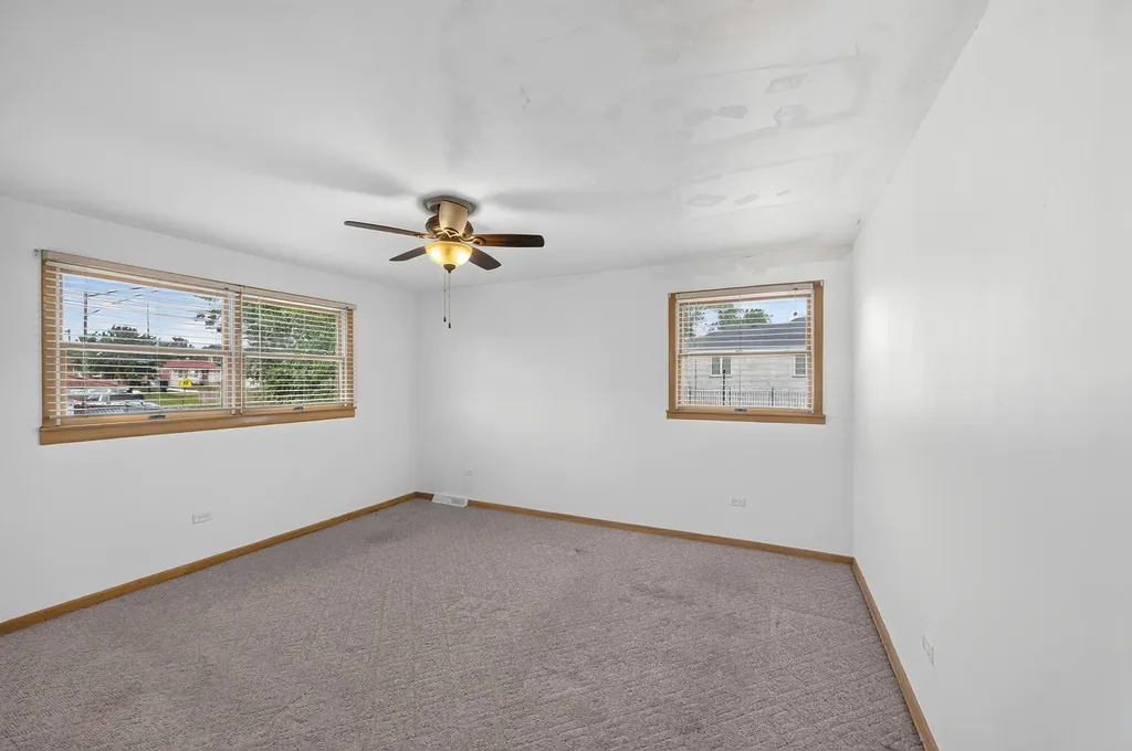 13157 South Green Bay Avenue Chicago IL 60633