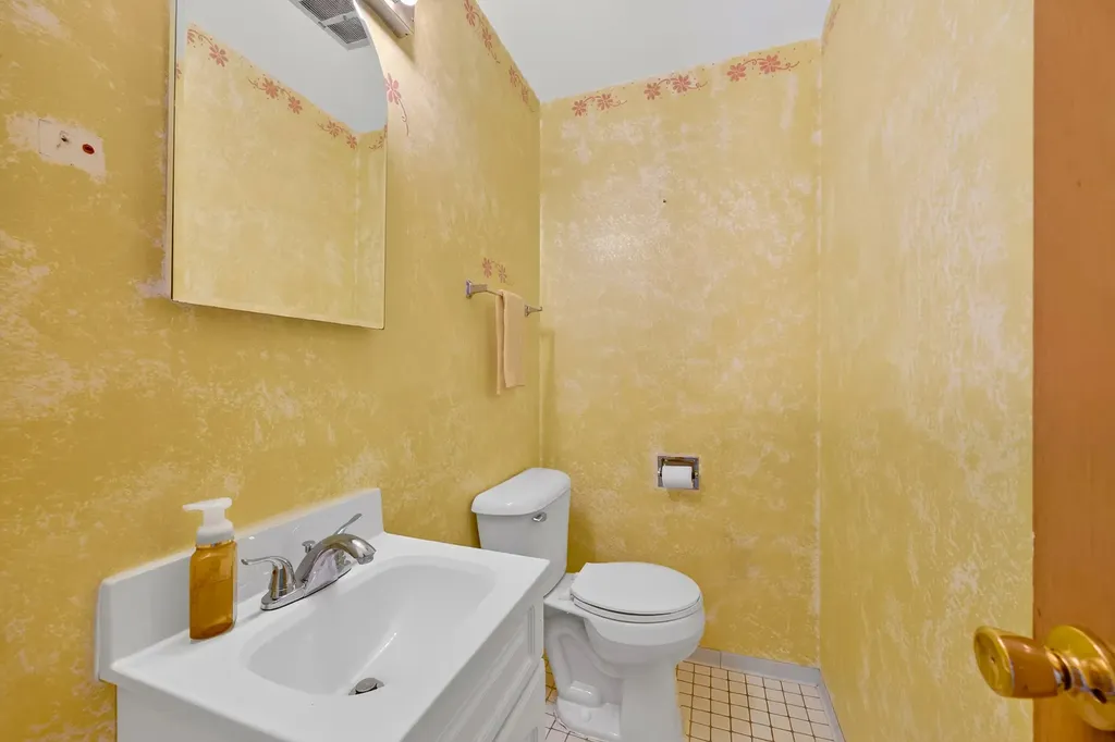 13157 South Green Bay Avenue Chicago IL 60633