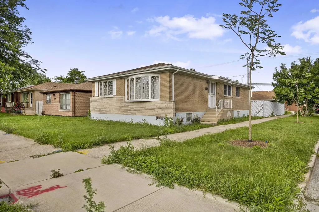 13157 South Green Bay Avenue Chicago IL 60633