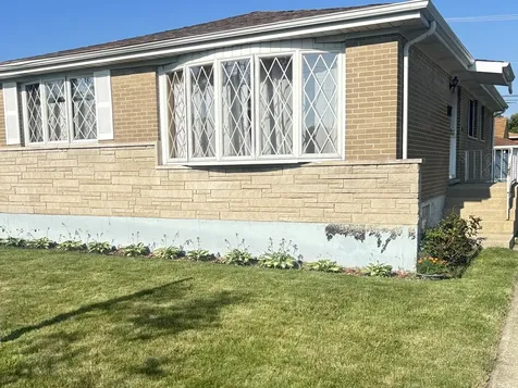 13157 South Green Bay Avenue Chicago IL 60633