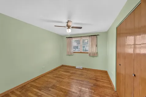 13157 South Green Bay Avenue Chicago IL 60633
