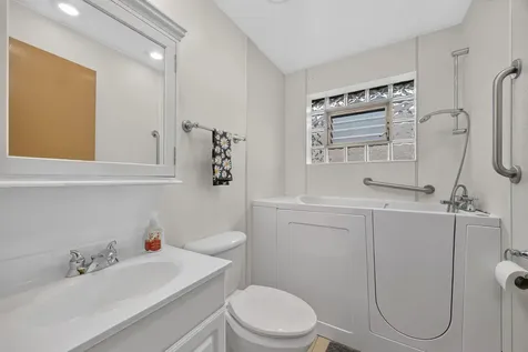 13157 South Green Bay Avenue Chicago IL 60633
